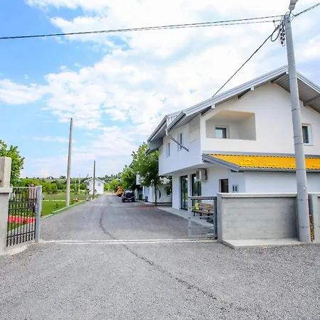 Apartamento River 4 Bihać